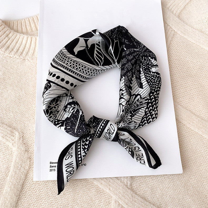 Gizlux small square silk neck scarf - image 9