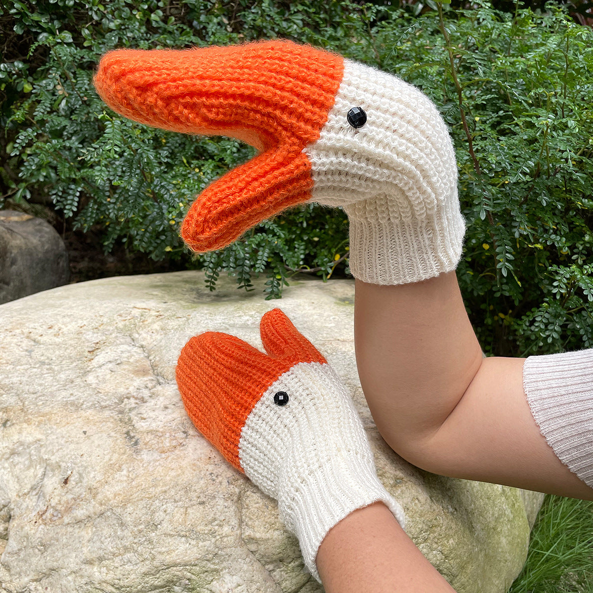 Gizlux funny goose knit mittens - image 3