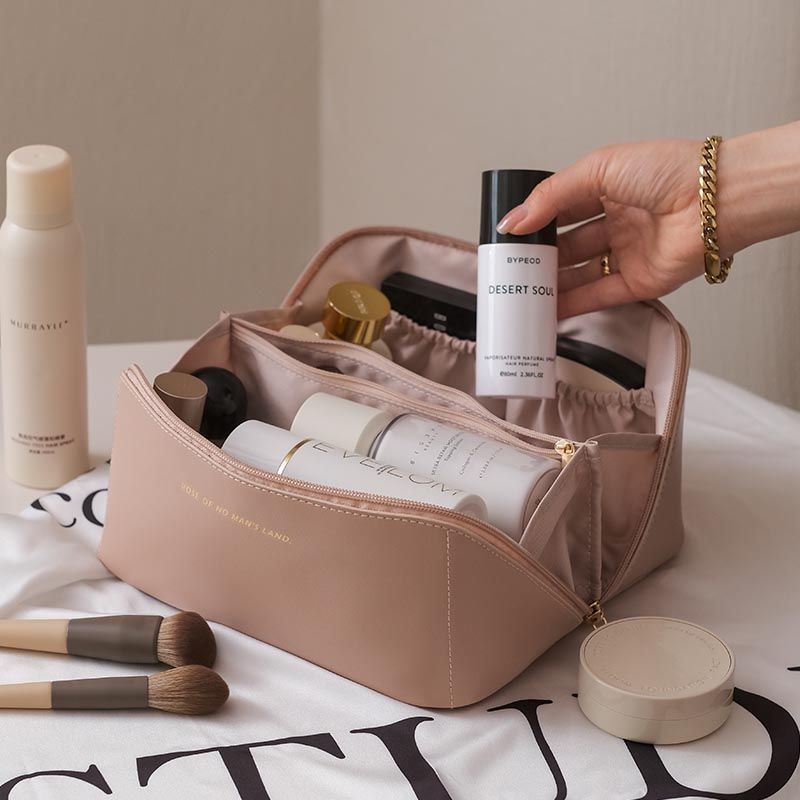 Gizlux large capacity travel makeup bag - image 1