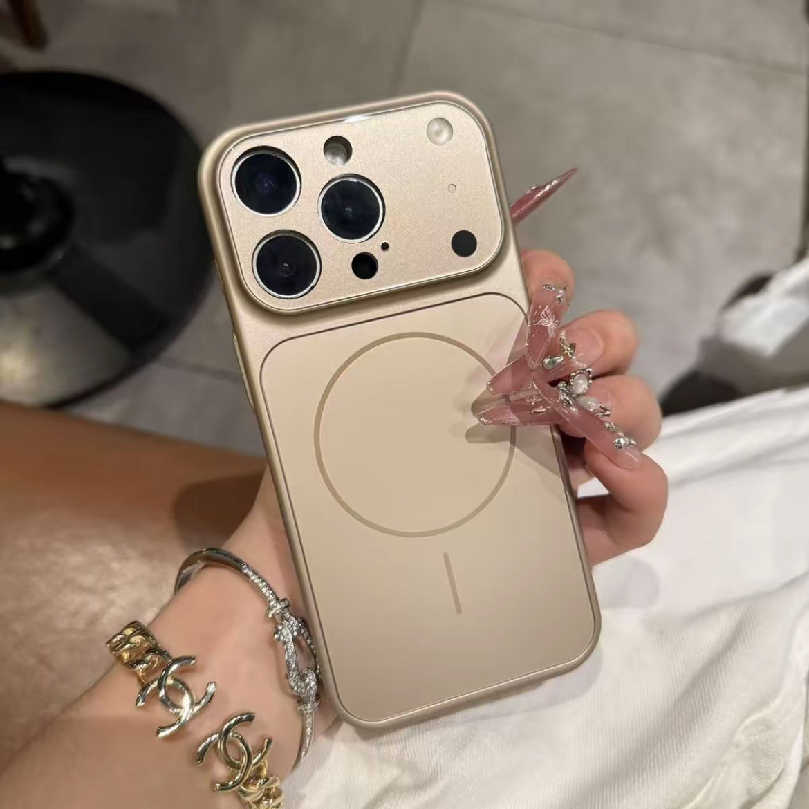 Gizlux Halo Frosted Glass Magnetic Case for iPhone 17 series - image 2