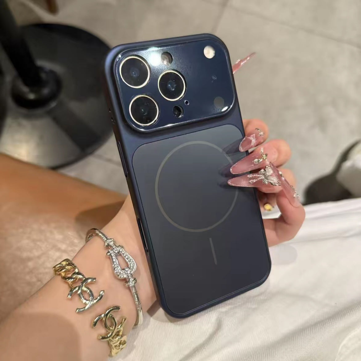 Gizlux Halo Frosted Glass Magnetic Case for iPhone 17 series - image 3
