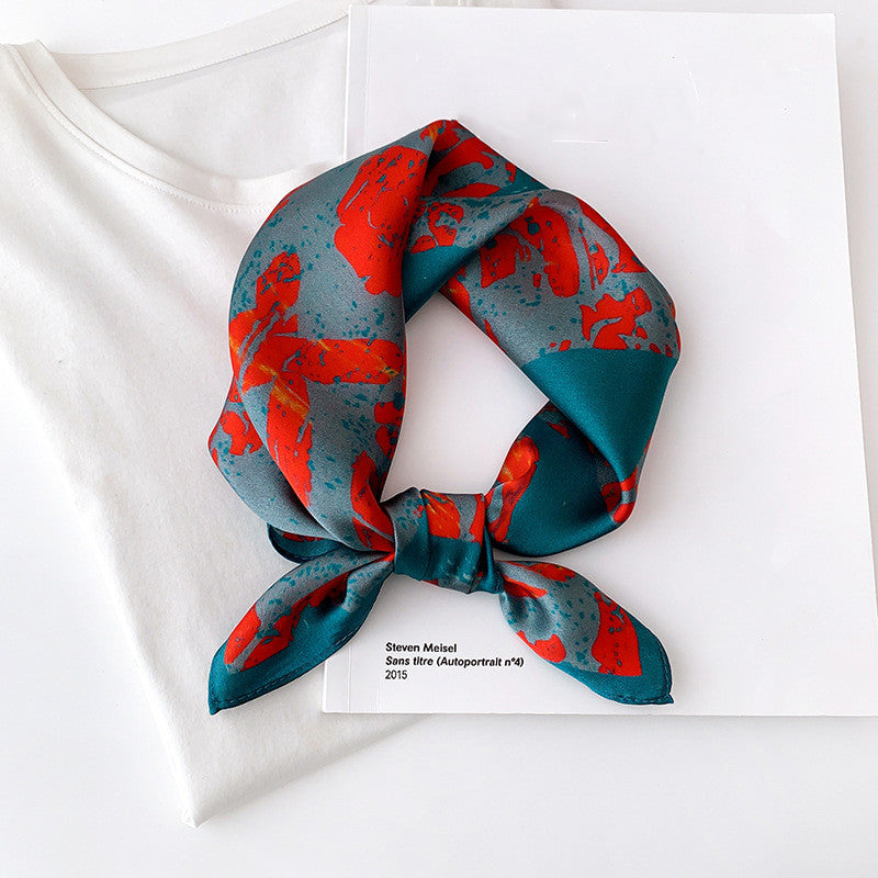 Gizlux small square silk neck scarf - image 13