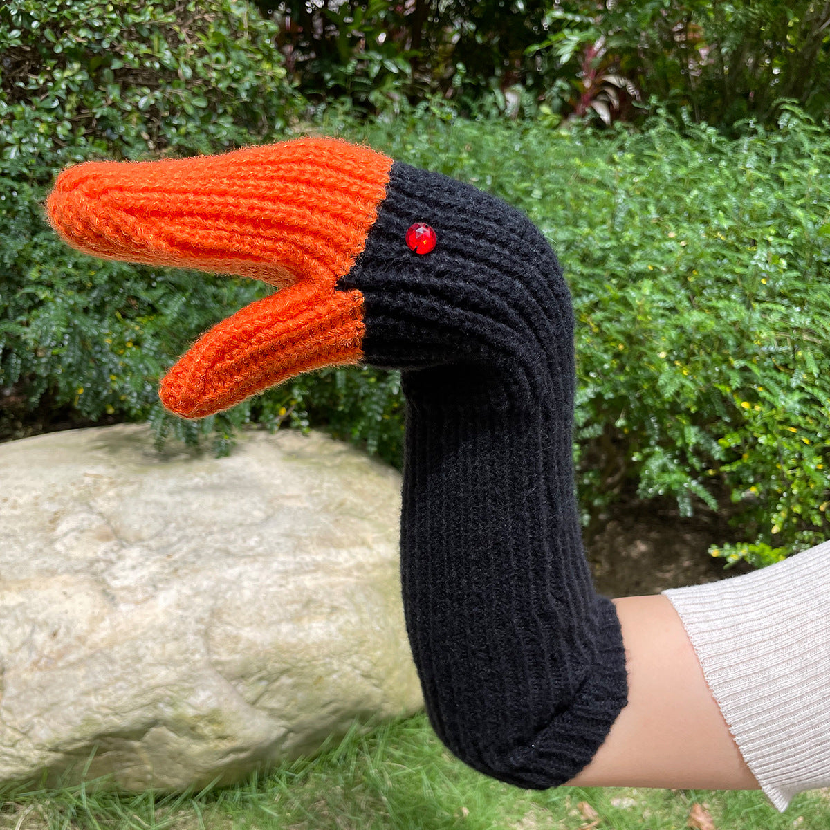 Gizlux funny goose knit mittens - image 2