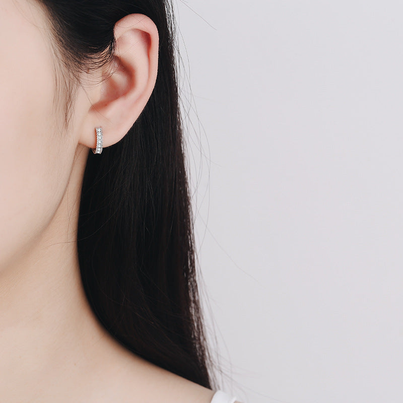 Gizlux moissanite huggie hoop earrings (925 silver) - image 5