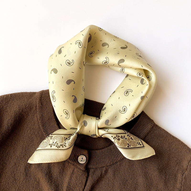 Gizlux small square silk neck scarf - image 2